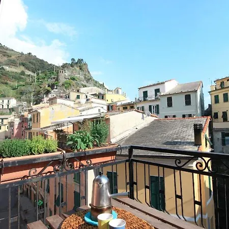 Diara, La Casa A Colori Con Terrazzo Vernazza