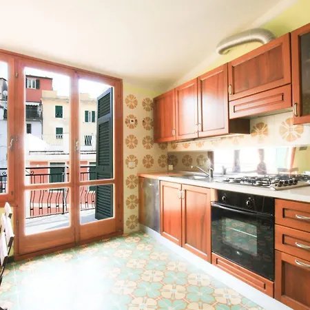 Diara, La Casa A Colori Con Terrazzo