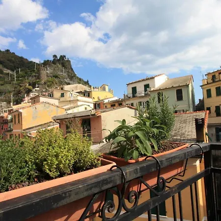 Diara, La Casa A Colori Con Terrazzo
